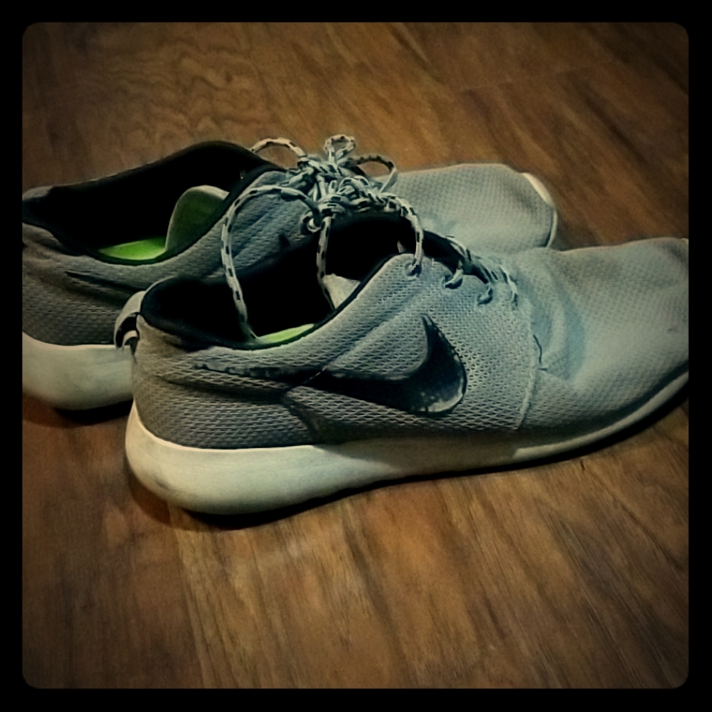 Mens nike running shoes!